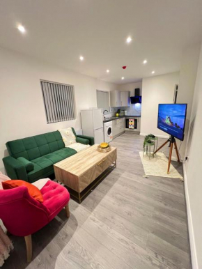 Brand New Central Cosy Stay!